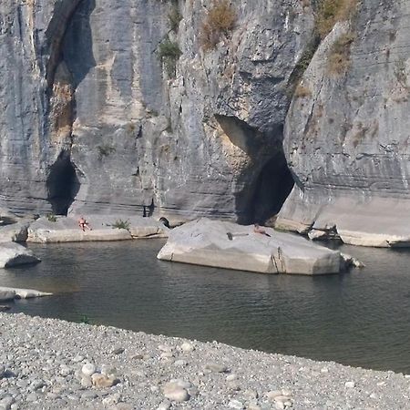 Location De Gites Les Sources Chambonas/Les Vans Eksteriør bilde