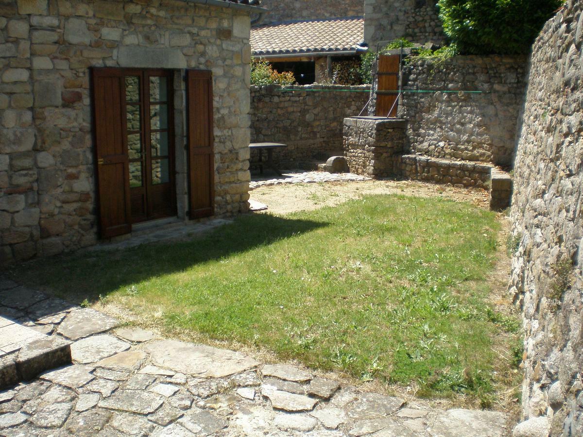 Location De Gites Les Sources Chambonas/Les Vans Rom bilde